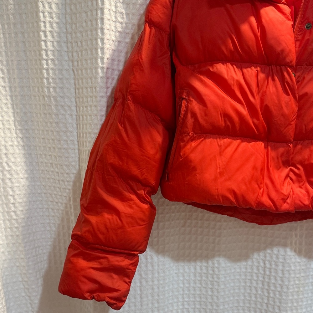 ALO Yoga Red Gold Rush Puffer - Picture 4 of 9